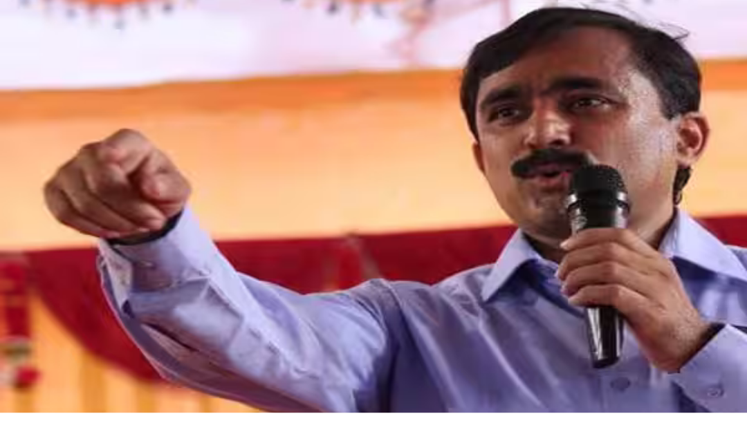 தவெக பெண் தொண்டர்கள் குறித்து பேசியதாக பொன்ராஜ் மீது பதிவு செய்யப்பட்ட வழக்கு தொடர்பான செய்தி.