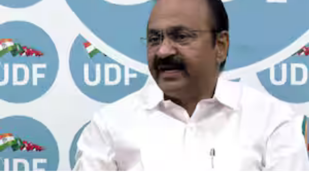 பதவியேற்ற பிறகு அமைச்சரவை கூட்டத்தில் பங்கேற்ற கேரள முதல்வர் வி.டி சதீசன்