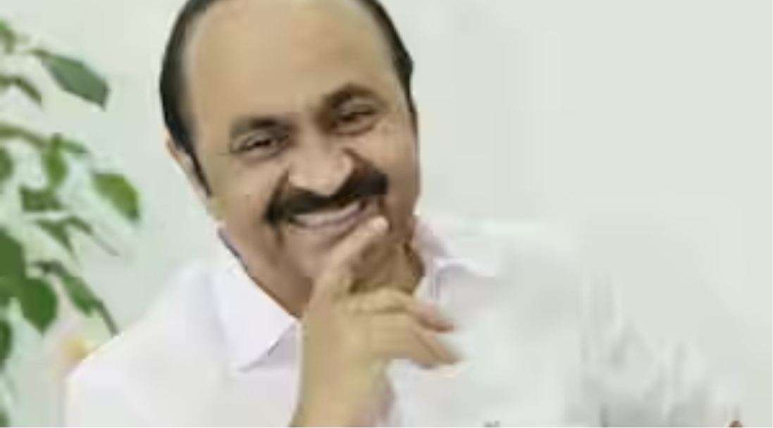 கேரளாவில் நடந்த பதவியேற்பு விழாவில் வந்தே மாதரம் பாடல் குறித்து அரசியல் கட்சிகள் இடையே ஏற்பட்ட சர்ச்சை