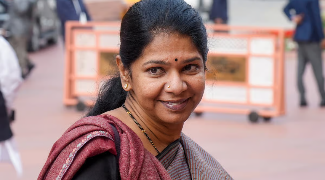 கோவையில் சமூக வலைதள தகவல்கள் குறித்து பேசிய தி.மு.க., தலைவர் கனிமொழி