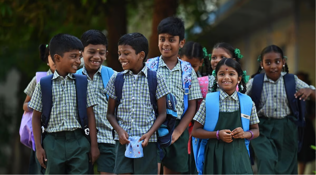 பள்ளி திறப்பை அறிவித்த தமிழக அரசு
