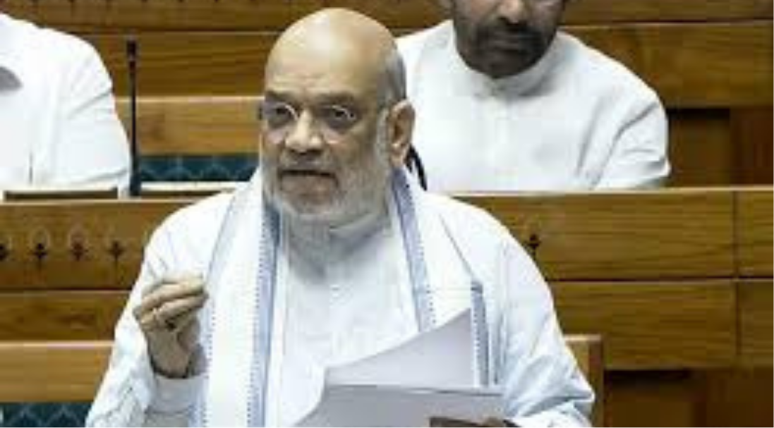 காந்திநகரில் பொதுக்கூட்டத்தில் பேசிய மத்திய உள்துறை அமைச்சர் அமித் ஷா