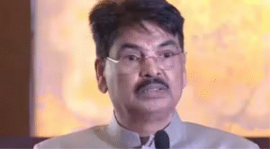 வழக்கறிஞர்களின் கல்வித் தகுதிகள் குறித்து தகவல் வெளியிடும் பார் கவுன்சில் தலைவர் மனன் குமார் மிஸரா.