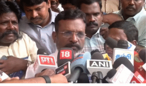 செய்தியாளர்களிடம் பேட்டி அளிக்கும் விசிக தலைவர் தொல். திருமாவளவன்.