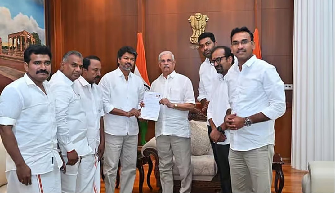 தமிழ்நாடு ஆளுநரை சந்திக்க செல்லும் தவெக தலைவர் விஜய்.
