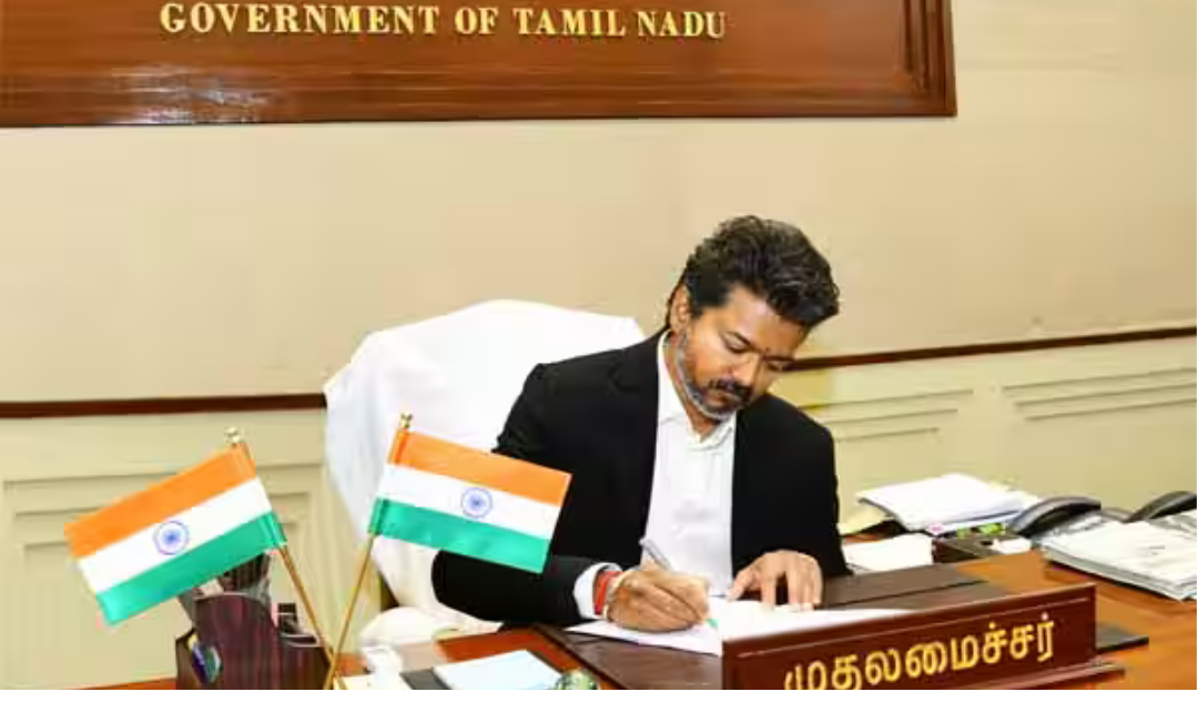 பெண்கள் பாதுகாப்பு பணியில் ஈடுபடும் சிங்கப்பெண் சிறப்பு அதிரடிப்படை காவல்துறையினர்.