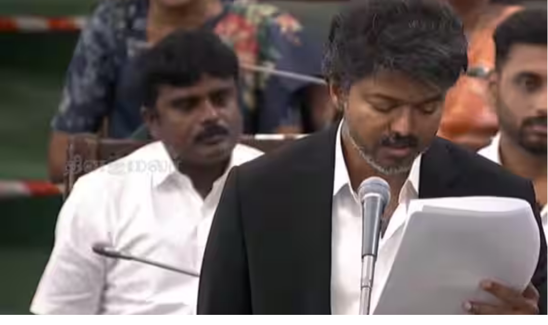 சட்டசபை நம்பிக்கை ஓட்டெடுப்பு விவாதத்தில் பதிலுரை வழங்கும் முதல்வர் விஜய்