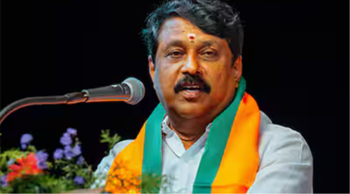 செய்தியாளர்களிடம் பேசும் தமிழக பாஜக தலைவர் நயினார் நாகேந்திரன்.