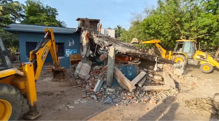 மாங்காடு பகுதியில் கோவில் நில பாதுகாப்பு தொடர்பாக நடைபெற்ற எதிர்ப்பு மற்றும் அரசியல் விவாதங்களை பிரதிபலிக்கும் காட்சி