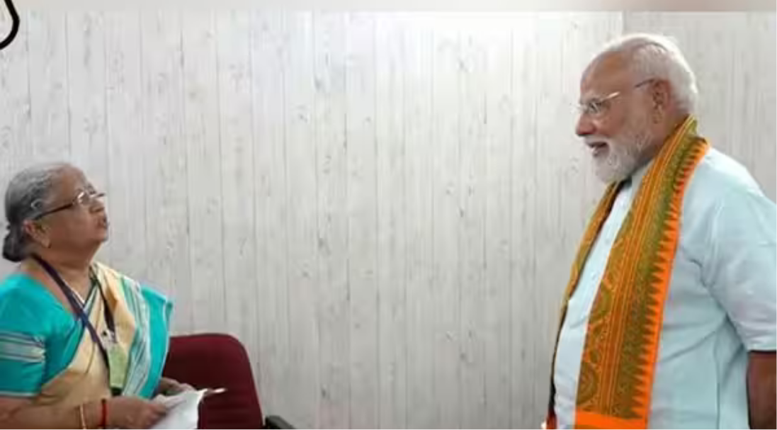 மன் கி பாத் நிகழ்ச்சியில் தமிழக ஆசிரியர் கிரிஜா அம்மாவின் பணிகளை பாராட்டி பேசும் பிரதமர் நரேந்திர மோடி.