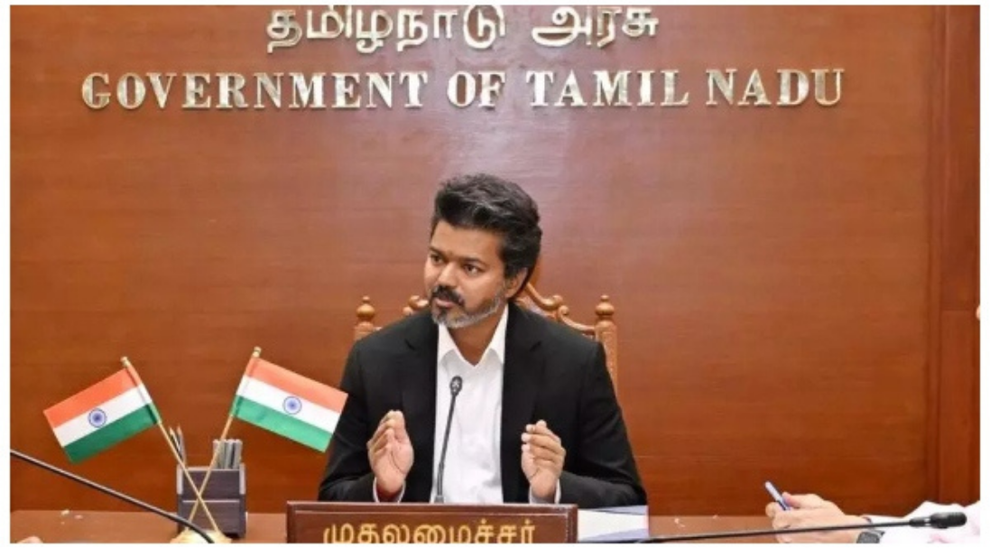 நகர்ப்புற சுகாதாரம் மற்றும் பசுமை திட்டங்கள் குறித்து ஆய்வு நடத்தும் முதல்வர் விஜய்.