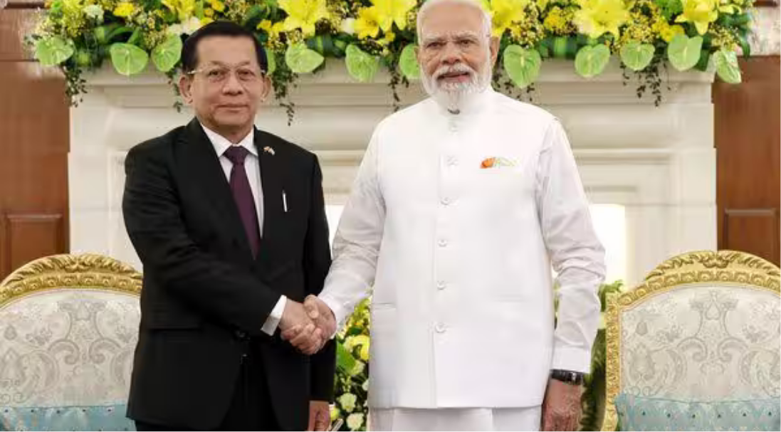 புதுடில்லியில் பிரதமர் மோடியை சந்தித்து பேச்சுவார்த்தை நடத்திய மியான்மர் அதிபர் உ மின் ஆங் லைன்.