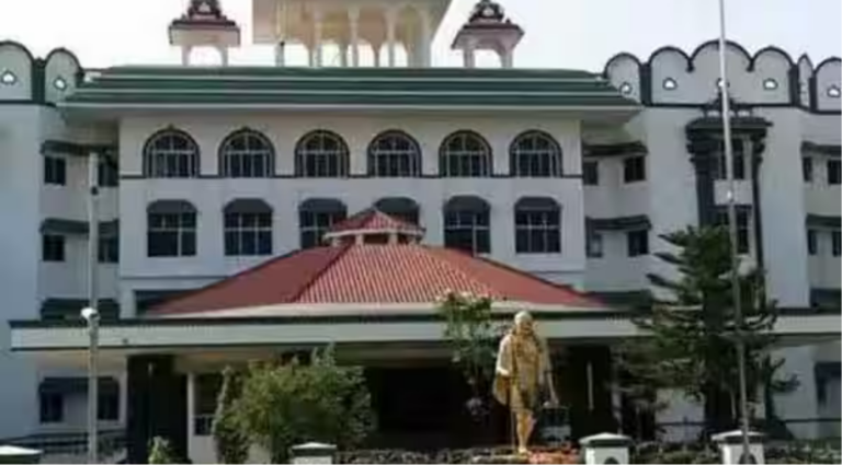 திருச்செந்தூர் சுப்பிரமணிய சுவாமி கோவில் மற்றும் உயர்நீதிமன்ற மதுரைக்கிளை.
