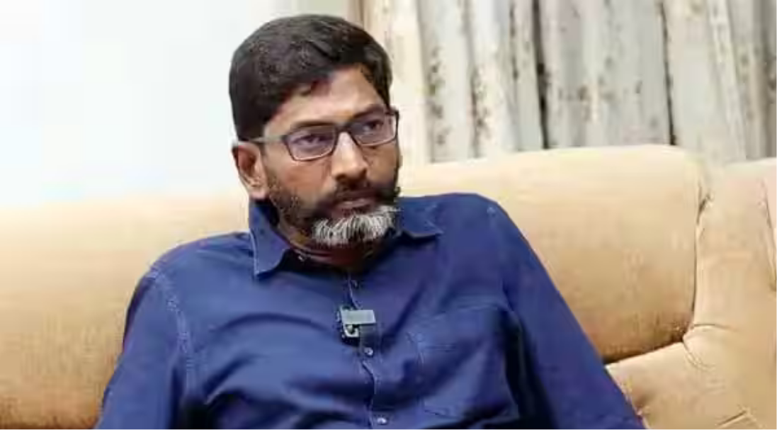 மின்வாரிய ஹார்டு டிஸ்க் விவகாரம் குறித்து செய்தியாளர்களிடம் பேசும் சவுக்கு சங்கர்.