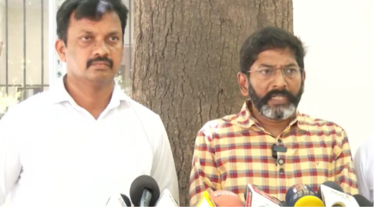 சென்னை மாநகர காவல் ஆணையரிடம் புகார் அளித்த பிறகு செய்தியாளர்களிடம் பேசிய சவுக்கு சங்கர்.