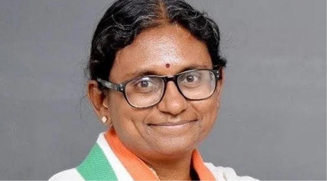 மீனாட்சி நடராஜனின் வேட்புமனு நிராகரிப்பு விவகாரம் குறித்து தேர்தல் கமிஷனை சந்தித்து பேசிய காங்கிரஸ் தலைவர்கள்.