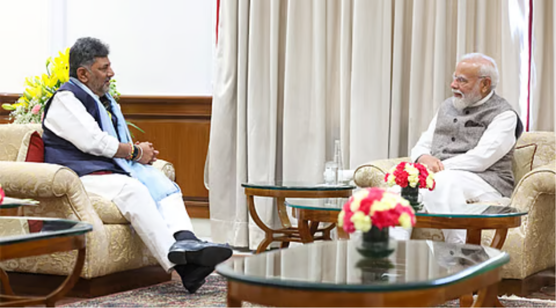 மேக்கேதாட்டு அணை திட்டம் குறித்து பிரதமர் மோடியை சந்தித்து பேசிய டி.கே. சிவகுமார்.