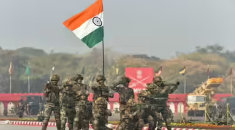 இந்திய ராணுவத்தின் புதிய சீருடை விதிமுறைகள் மற்றும் 'Army Uniforms–2026' கையேட்டை குறிக்கும் பிரதிநிதித்துவ படம்.