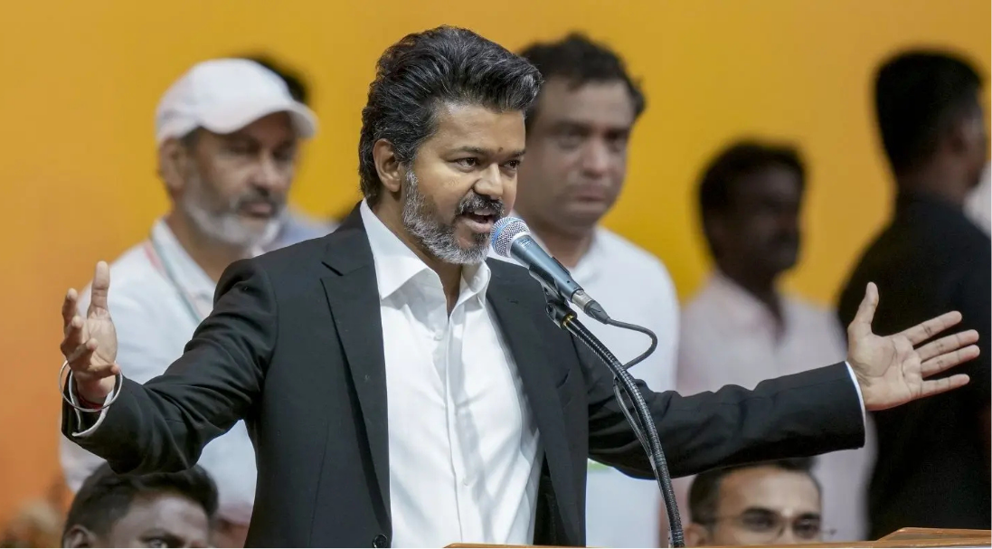 பள்ளி மாணவர்களிடம் வசூலிக்கப்படும் வினாத்தாள் கட்டணம் குறித்து பெற்றோர் மற்றும் மாணவர்கள் எழுப்பும் கோரிக்கை.
