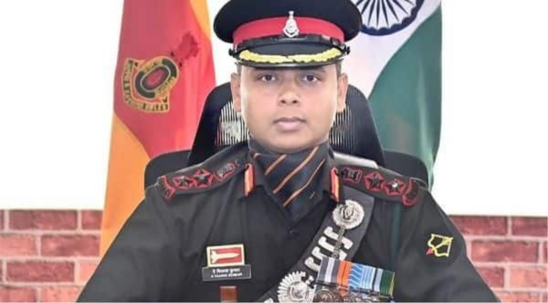 லடாக் ஸ்கவுட்ஸ் பிரிவின் கர்னலாக பதவி உயர்வு பெற்ற வத்திராயிருப்பைச் சேர்ந்த இந்திய ராணுவ அதிகாரி விஜயகுமார்.
