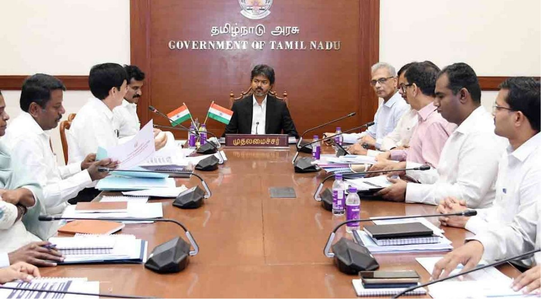 மேகதாது அணை விவகாரம் தொடர்பாக தமிழக சட்டசபையில் முதல்வர் விஜய் உரையாற்றும் காட்சி.