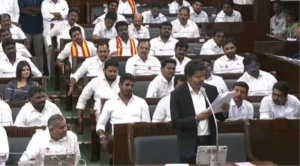தமிழக சட்டசபையில் ஆளுநர் உரைக்கு பதிலுரையாற்றும் முதல்வர் விஜய்.