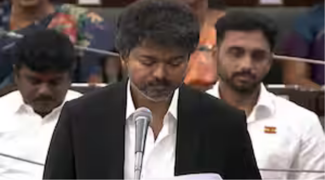 சட்டசபையில் உரையாற்றும் தமிழ்நாடு முதல்வர் விஜய்