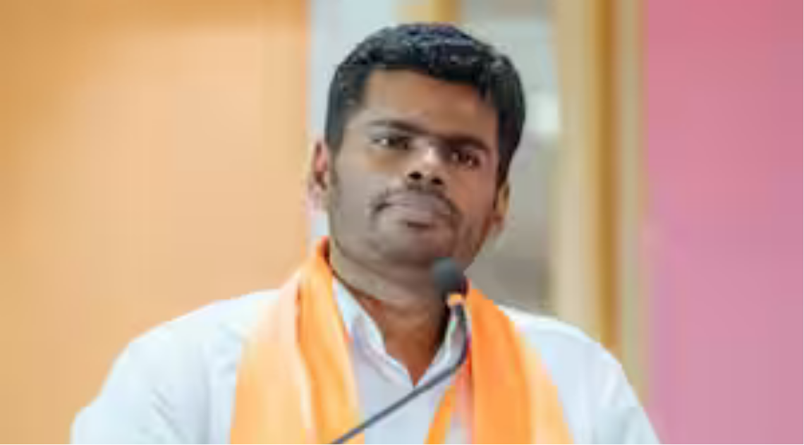 திருச்செந்தூரில் நடைபெறவுள்ள போதை எதிர்ப்பு பொதுக்கூட்டம் குறித்து ஆலோசனை நடத்தும் அண்ணாமலை.