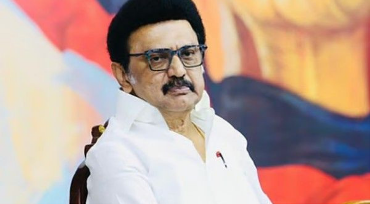 சென்னையில் நடைபெற்ற கட்சி இணைப்பு விழாவில் உரையாற்றும் தி.மு.க. தலைவர் மு.க. ஸ்டாலின்.