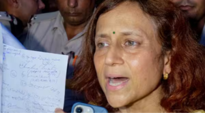 போராட்டம் குறித்து கருத்து தெரிவிக்கும் சமூக ஆர்வலர் சோனம் வாங்சுக்கின் மனைவி கீதாஞ்சலி.