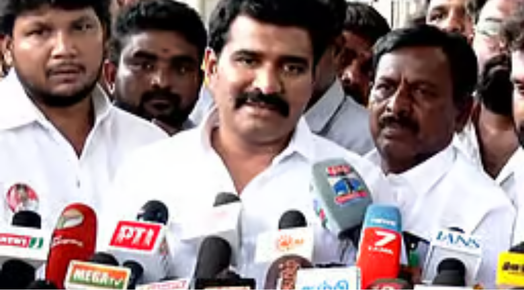 சென்னை தலைமைச் செயலகத்தில் செய்தியாளர்களை சந்தித்து பேசிய அமைச்சர் நிர்மல்குமார்.