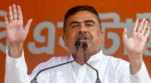 மேற்கு வங்க முதல்வர் சுவேந்து அதிகாரி பொதுக்கூட்டத்தில் உரையாற்றும் காட்சி.
