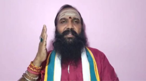 திருக்கண்டியூர் பிரம்மசிரக்கண்டீஸ்வரர் கோவில் அருகே அமைக்கப்பட்டுள்ள ஈ.வெ. ராமசாமி சிலை தொடர்பான சர்ச்சை.
