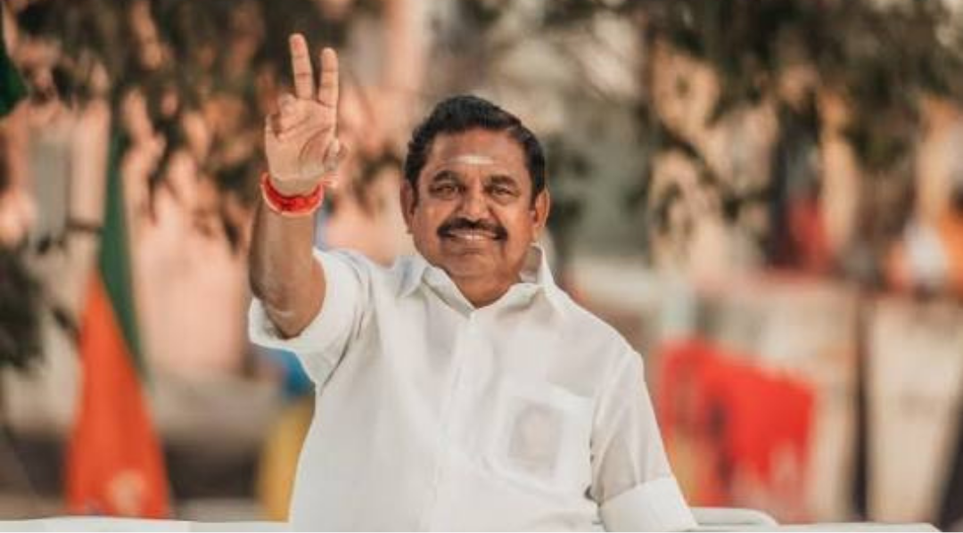 சேலத்தில் செய்தியாளர்களை சந்தித்து முதல்வர் விஜய் அரசை விமர்சித்து பேசிய அதிமுக பொதுச் செயலாளர் எடப்பாடி கே. பழனிசாமி (இபிஎஸ்).