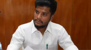 கோவில் சொத்துகள் பாதுகாப்பு குறித்து செய்தியாளர்களிடம் விளக்கம் அளிக்கும் ஹிந்து சமய அறநிலையத்துறை அமைச்சர் ரமேஷ்.