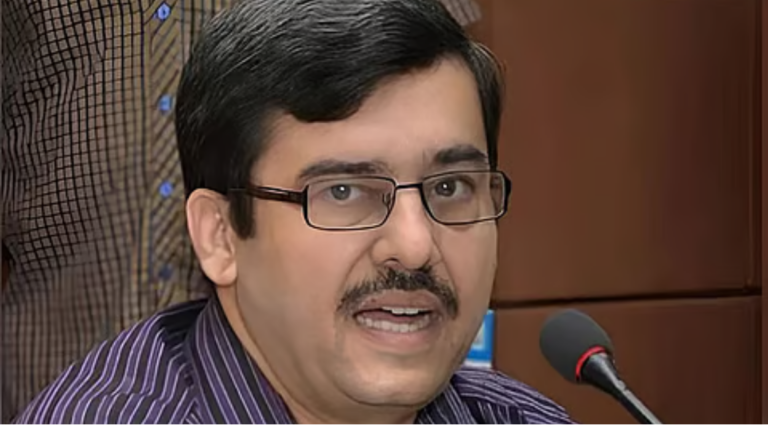 நில நிர்வாக ஆணையராக நியமிக்கப்பட்ட ஐஏஎஸ் அதிகாரி ராஜேஷ் லக்கானி மற்றும் தமிழக அரசு தலைமைச் செயலகம்.