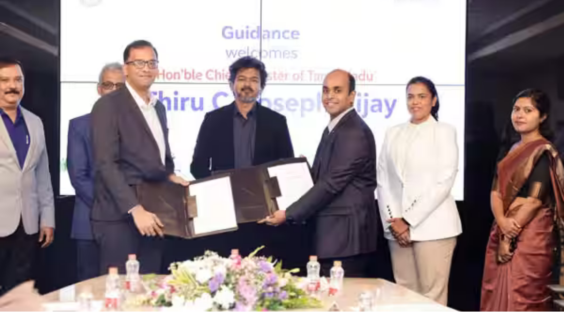 முதல்வர் விஜய் முன்னிலையில் உலகளாவிய நிறுவனங்களுடன் தமிழக அரசு முதலீட்டு புரிந்துணர்வு ஒப்பந்தங்களில் கையெழுத்திடும் நிகழ்வு.