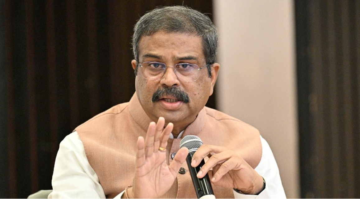 நீட் விவகாரம் தொடர்பாக அறிக்கை வெளியிட்ட மத்திய கல்வி அமைச்சர் தர்மேந்திர பிரதான்.