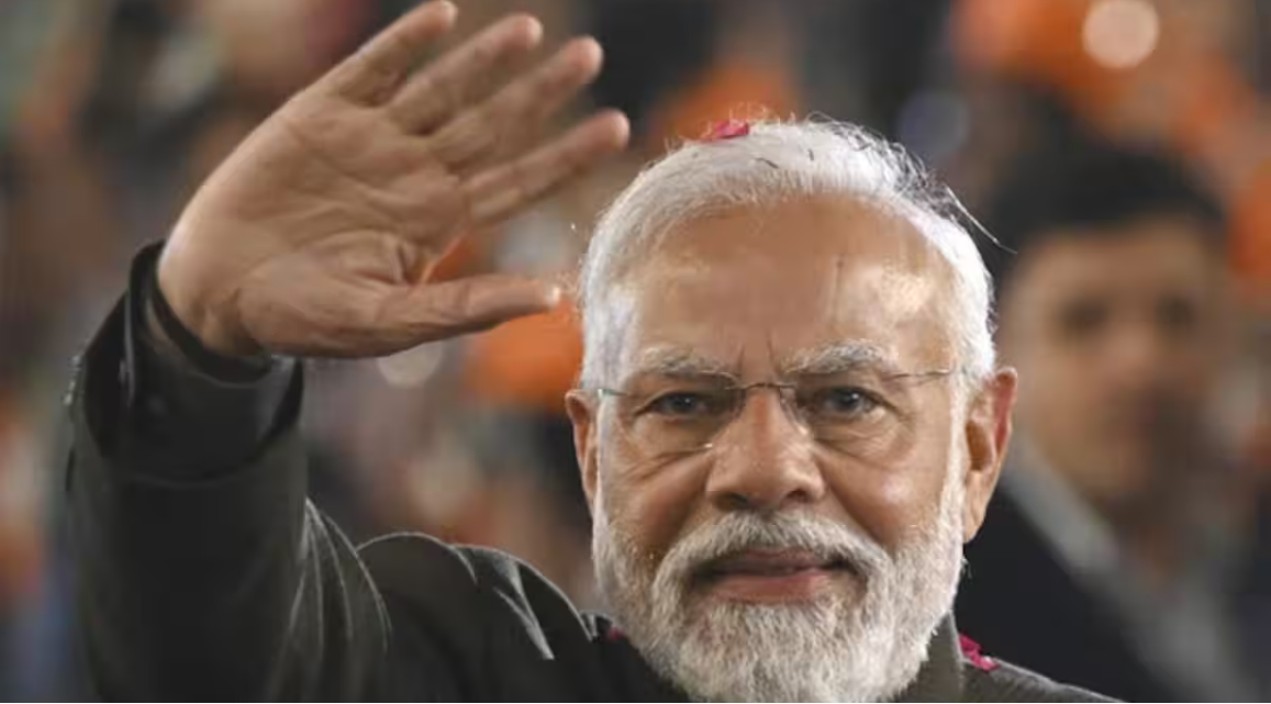 தேசிய ஜனநாயக கூட்டணி எம்.பி.க்கள் கூட்டத்தில் உரையாற்றும் பிரதமர் நரேந்திர மோடி.