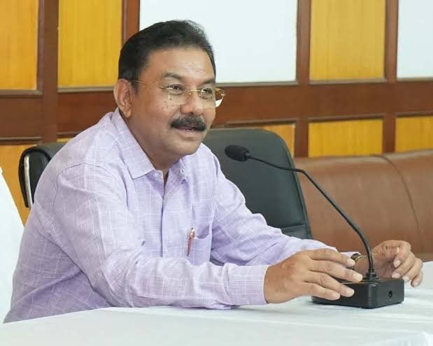 அசாம் சட்டசபை கட்டிடம் மற்றும் அலுவல் மொழியாக ஹிந்தி அறிவிக்கப்பட்டதை குறிக்கும் காட்சி.
