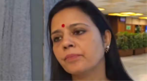மஹூவா மொய்த்ராவுக்கு எதிராக கைது வாரண்ட் பிறப்பித்த நீதிமன்றம்