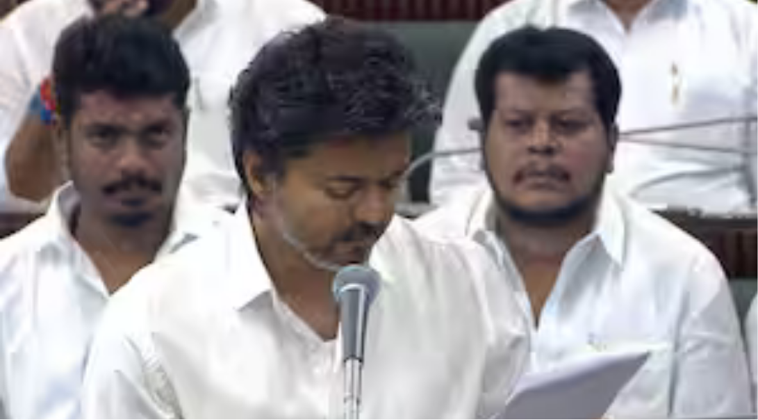 அனைத்து எம்எல்ஏக்களுக்கும் கார் மற்றும் உதவியாளர் வசதி அறிவித்த முதல்வர் விஜய்