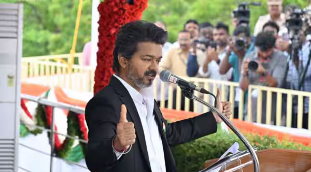 சென்னை கோட்டையில் 80வது சுதந்திர தின விழாவில் தேசியக் கொடியேற்றி உரையாற்றிய முதல்வர் விஜய்