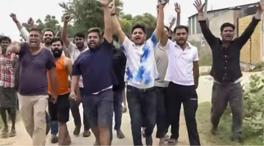 ராஜஸ்தான் அரசு பள்ளி விவகாரத்தில் கட்சியினருக்கும் கிராம மக்களுக்கும் இடையே ஏற்பட்ட மோதல்