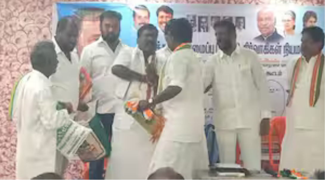 திருவண்ணாமலை காங்கிரஸ் கூட்டத்தில் நிர்வாகிகள் இடையே ஏற்பட்ட கைகலப்பு