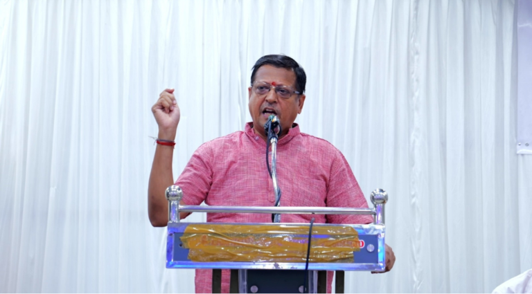 சென்னையில் நடைபெற்ற "தமிழகத்தில் ஆன்மீகம்" கருத்தரங்கில் உரையாற்றும் வேத விஞ்ஞான ஆராய்ச்சி மைய நிறுவனர் பால கௌதமன்.