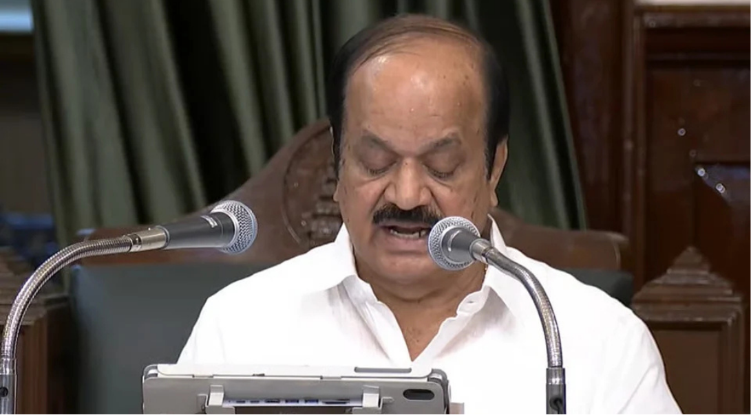 தமிழக சட்டசபை பட்ஜெட் கூட்டத்தொடர் குறித்து அறிவிப்பு வெளியிடும் சபாநாயகர் ஜேசிடி பிரபாகர்.