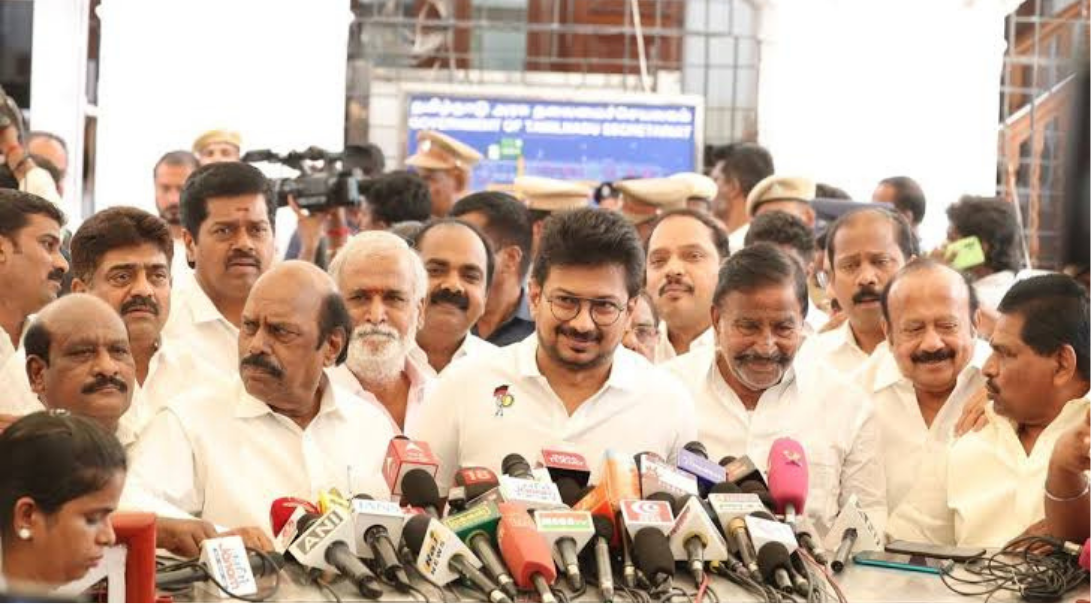 முதல்வர் விஜய்க்கு பதிலடி கொடுத்த எதிர்க்கட்சித் தலைவர் உதயநிதி ஸ்டாலின்