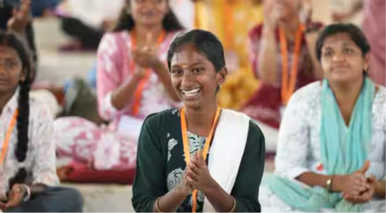 பெங்களூருவில் தமிழக இளைஞர்களுடன் கலந்துரையாடிய ஸ்ரீரவிசங்கர்