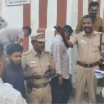 திருப்பரங்குன்றம் சிக்கந்தர் அவுலியா தர்காவுக்கு சமையல் பொருட்களுடன் செல்ல போலீசார் தடை